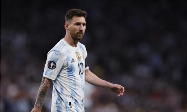 10月30日珀莱转债下跌0.71%，转股溢价率58.8%